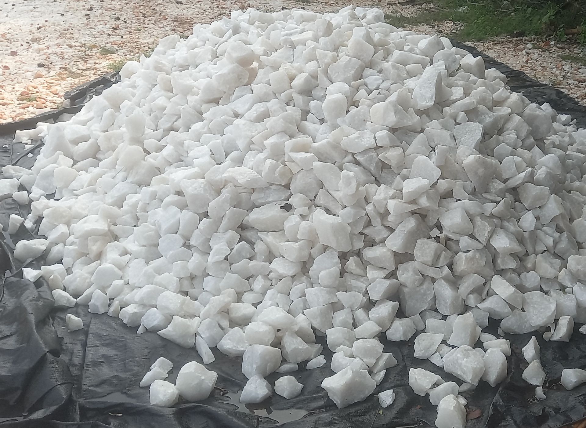 Quartz Granules